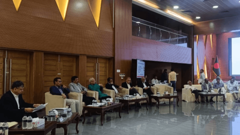 সংস্কার নিয়ে রাজনৈতিক দলগুলোকে ছাড় দেয়ার আহ্বান আলী রিয়াজের