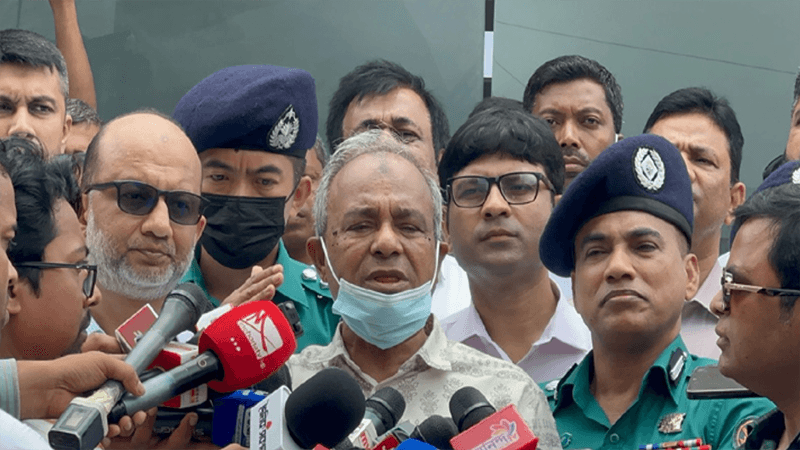 মালয়েশিয়া থেকে ফেরত পাঠানো প্রবাসীরা জঙ্গি নয়: স্বরাষ্ট্র উপদেষ্টা