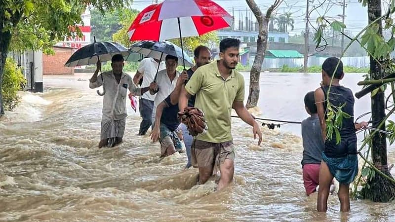 ২৪ ঘণ্টায় ২২৫ মিলিমিটার বৃষ্টিপাত, ডুবছে কক্সবাজার