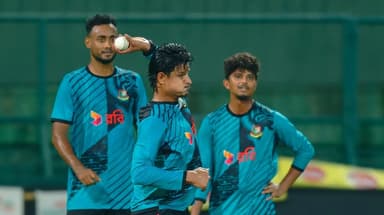 টি-টোয়েন্টি র‌্যাঙ্কিংয়ের শীর্ষ দশে নাসুম-মেহেদী