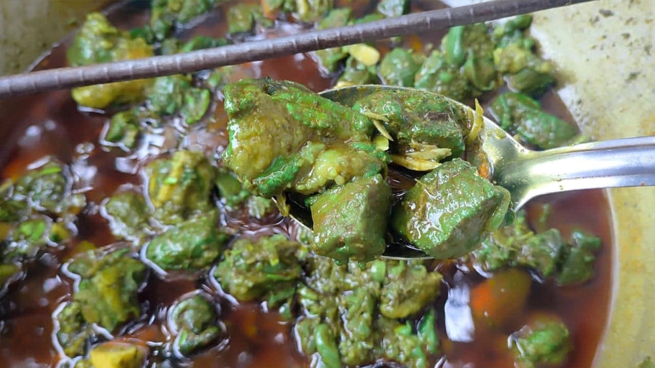 খুলনায় রান্নার সময় 'মাংসের রং সবুজ' হওয়ার কারণ জানা গেল
