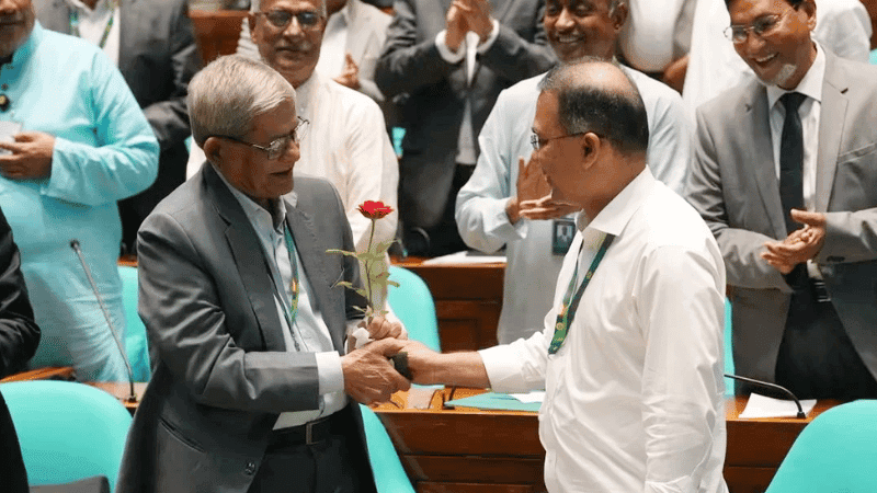 নবনির্বাচিত রাষ্ট্রপতিকে প্রধানমন্ত্রীর লাল গোলাপ শুভেচ্ছা