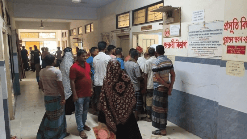 ঝিনাইদহে আধিপত্য বিস্তার নিয়ে সংঘর্ষ, বাড়িঘর ভাঙচুর, নারীসহ আহত ৬২