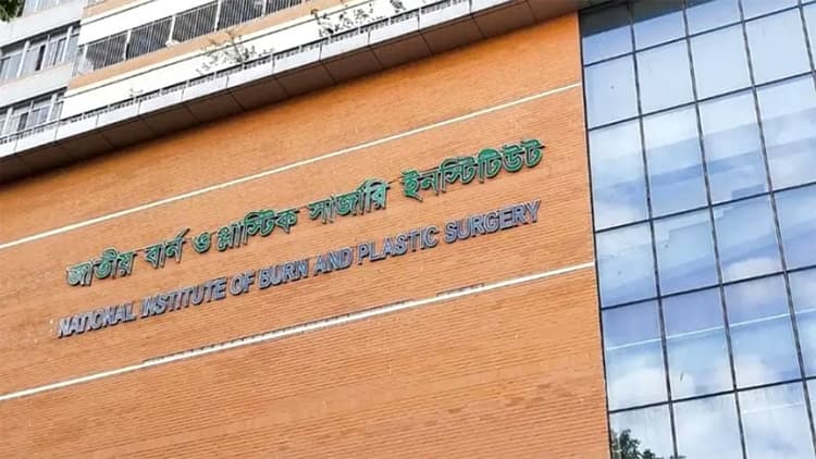 মাদ্রাসার ছাদে বিদ্যুতায়িত হয়ে দগ্ধ ৫ ছাত্রী, সবার অবস্থা গুরুতর