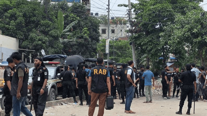 নারায়ণগঞ্জে অভিযান চলাকালে র‌্যাবের ওপর হামলা