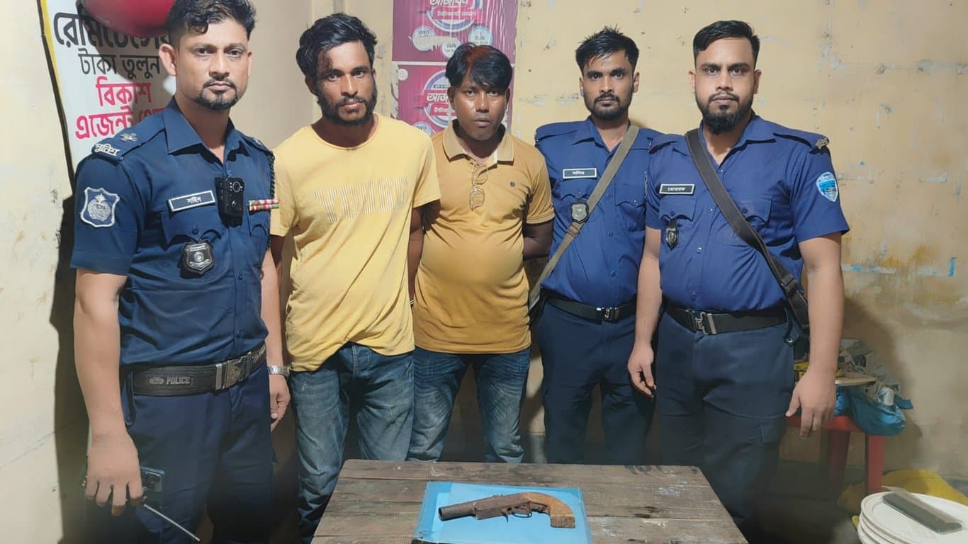 কক্সবাজারে একনলা বন্দুকসহ দুই ব্যক্তি গ্রেপ্তার