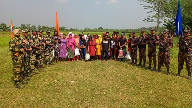 মেহেরপুরে সীমান্ত দিয়ে ৩০ বাংলাদেশিকে হস্তান্তর করল বিএসএফ