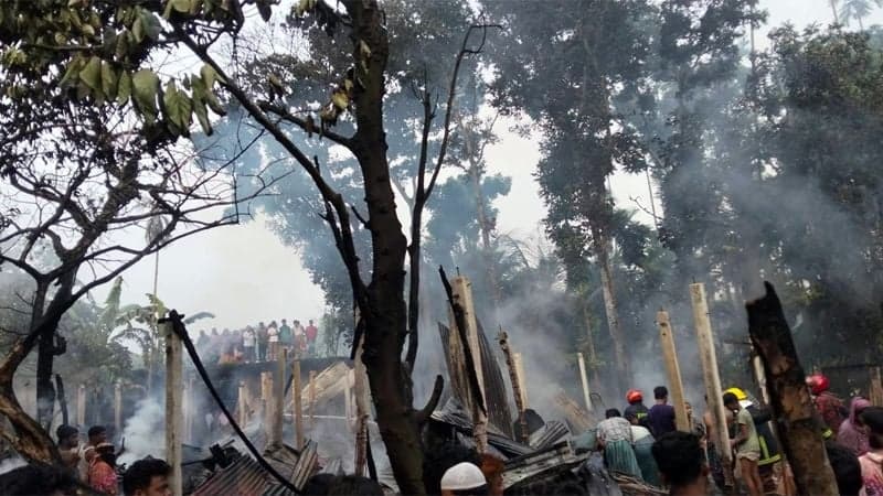মাদক কেনার টাকা না পেয়ে নিজের ঘরে আগুন, পুড়ল ১১ বাড়ি