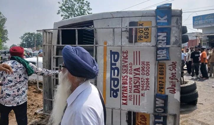 ভারতে বাস উল্টে ৮ জন নিহত, আহত ৩০