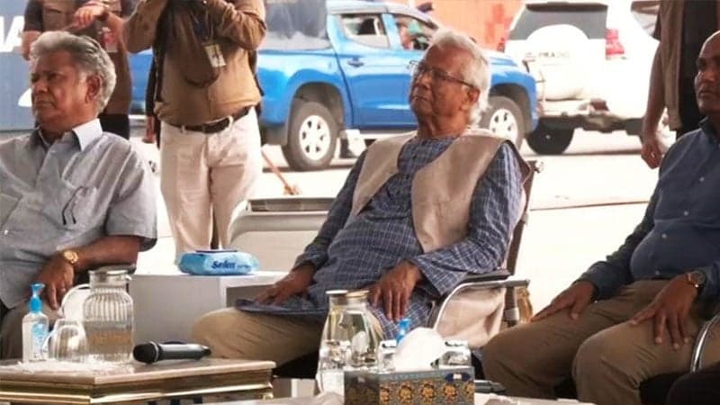 চট্টগ্রাম বন্দর পরিদর্শনে প্রধান উপদেষ্টা