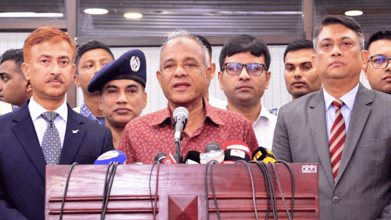 ময়নাতদন্তের প্রয়োজনে গোপালগঞ্জে নিহতদের মরদেহ উত্তোলন: স্বরাষ্ট্র উপদেষ্টা