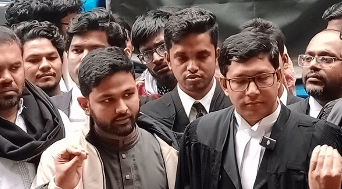 ওসমান হাদি হত্যা মামলা: ডিবির চার্জশিটে বাদীর নারাজি, অধিকতর তদন্তের আবেদন