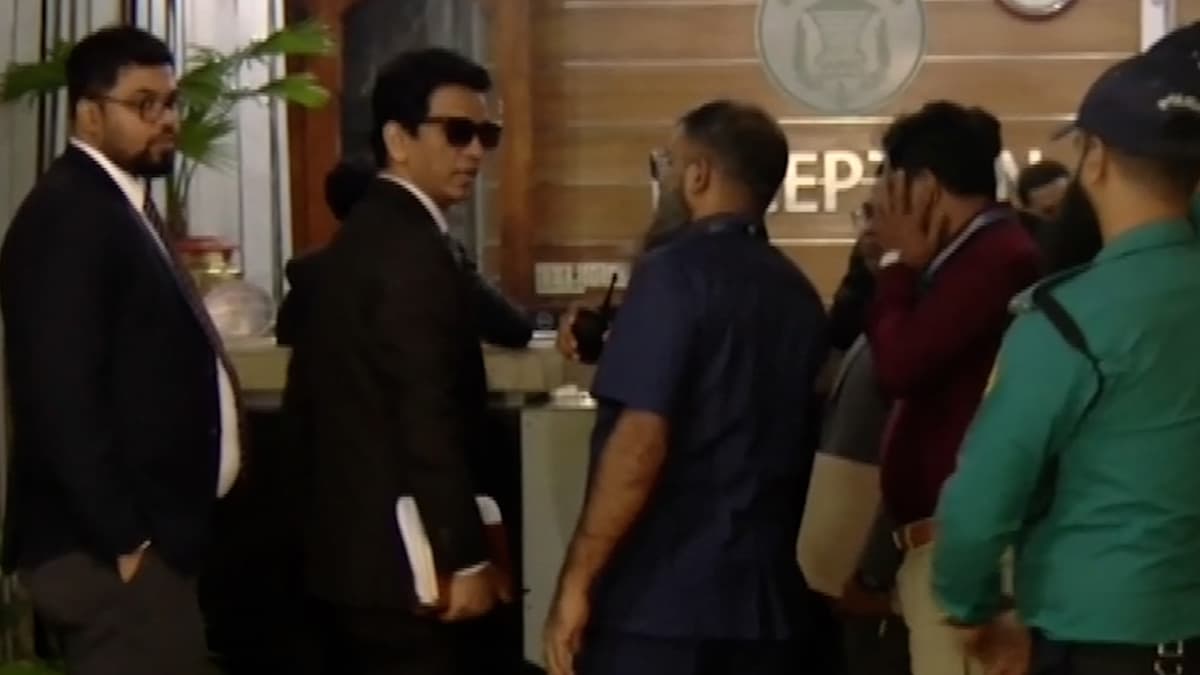 কর্মকর্তাদের লকার খুলতে বাংলাদেশ ব্যাংকে দুদকের দল