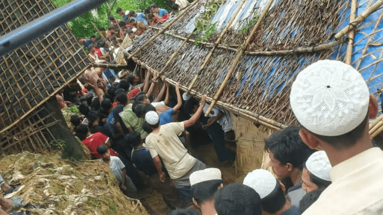 রোহিঙ্গা ক্যাম্পে আশ্রয়কেন্দ্রে পাহাড়ধসে নিহত বেড়ে ৮, সাতজনই শিক্ষার্থী