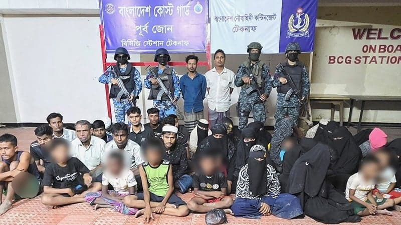 টেকনাফে নারী-শিশুসহ ৩৮ জনকে পাচারের হাত থেকে উদ্ধার, আটক ২ পাচারকারী
