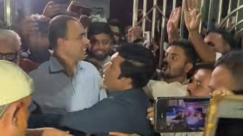আটকের ১২ ঘন্টা পর মুক্তি পেলেন কুমিল্লার বিএনপি নেতা