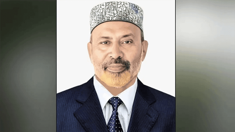 নিজ বাড়ির সামনে বিএনপি নেতাকে কুপিয়ে হত্যা, আটক ১