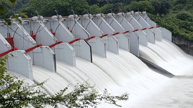 বিপৎসীমায় কাপ্তাই হ্রদের পানি, খোলা হলো বাঁধের ১৬টি গেট
