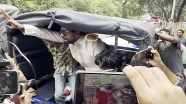 রবীন্দ্রনাথের গ্রাফিতিতে কালি নিক্ষেপ: আটক ৪ জনকে গ্রেপ্তার দেখানো হলো