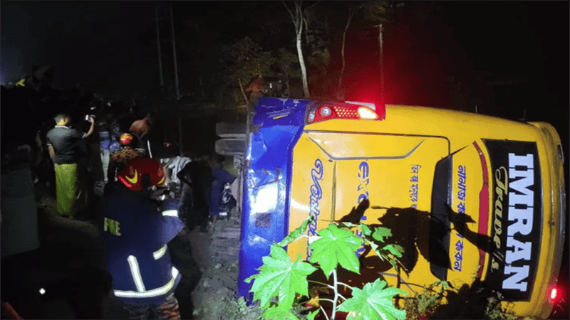 পটুয়াখালীতে অটোরিকশা-বাস সংঘর্ষে নিহত ৪, আহত ১০