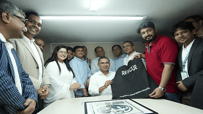 বনানীতে ফ্রি অ্যানিমেল ক্লিনিকের উদ্বোধন করলেন তারেক রহমান