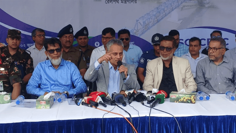 ‘পদ্মা রেলসেতুর নিচের মাটি কাটায় ভায়াডাক্ট লাইন ক্ষতিগ্রস্ত হওয়ার তথ্য ভিত্তিহীন’