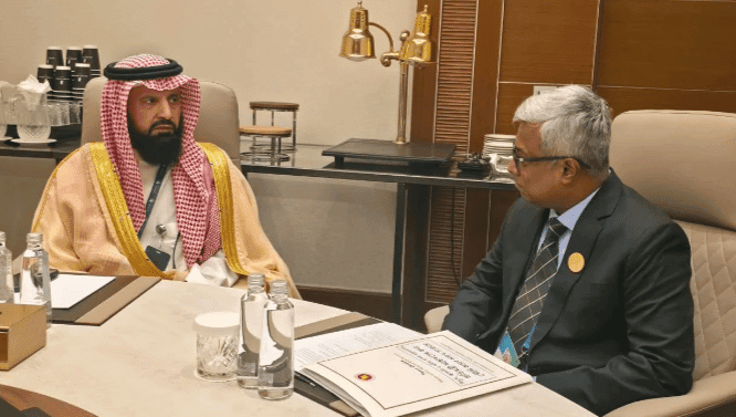সৌদি-কাতারের সাথে নবায়নযোগ্য জ্বালানিতে বিনিয়োগ বাড়াতে প্রতিমন্ত্রীর বৈঠক