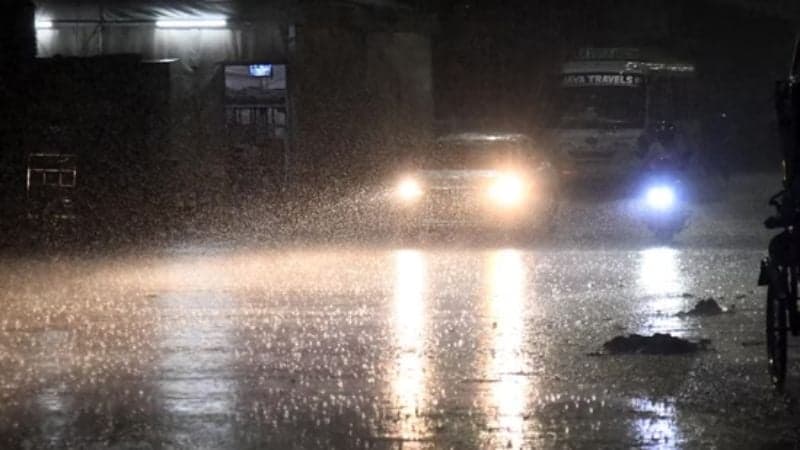 ২৪ ঘণ্টায় ভারতের দুই রাজ্যে বজ্রপাতের ঘটনায় নিহত ২১