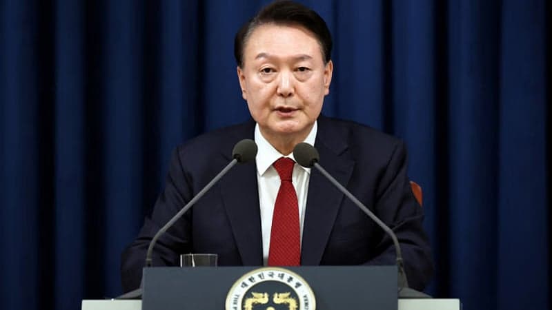 দক্ষিণ কোরিয়ায় সামরিক শাসন জারি