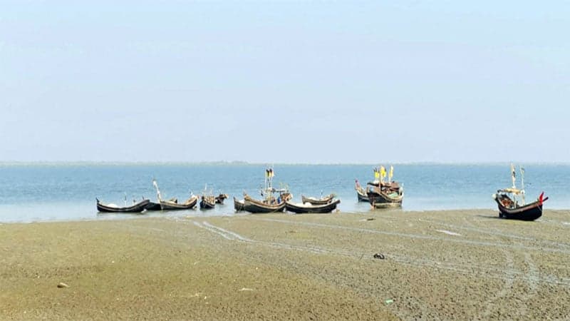 ৫৬ বাংলাদেশি জেলেকে ছেড়ে দিয়েছে মিয়ানমার নৌবাহিনী