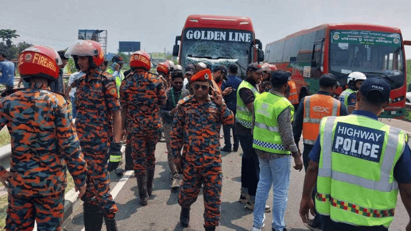 মুন্সিগঞ্জে সড়ক দুর্ঘটনায় একই পরিবারের ৩ জনসহ নিহত ৫