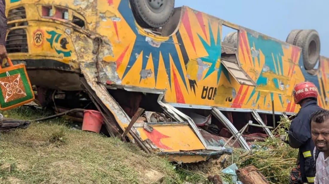 সরাইলে যাত্রীবাহী বাস খাদে পড়ে নিহত ৪