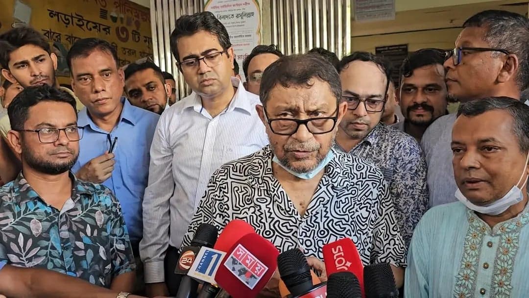 হবিগঞ্জ সদর হাসপাতালে পরিদর্শনে স্বাস্থ্যমন্ত্রী, অনুপস্থিত ফার্মাসিস্টকে বদলির নির্দেশ