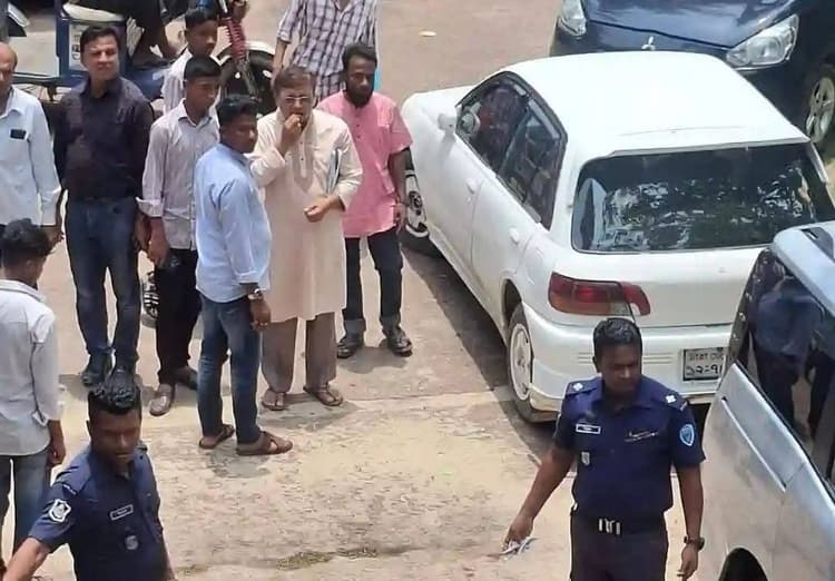 কক্সবাজার আদালত চত্বরে গোলাগুলি, স্বেচ্ছাসেবকদল নেতাসহ আহত ৫