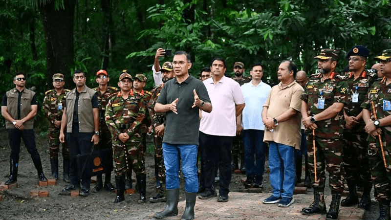 বরিশালে সেনাবাহিনীর গ্রীষ্মকালীন মহড়া পরিদর্শন করলেন প্রধানমন্ত্রী