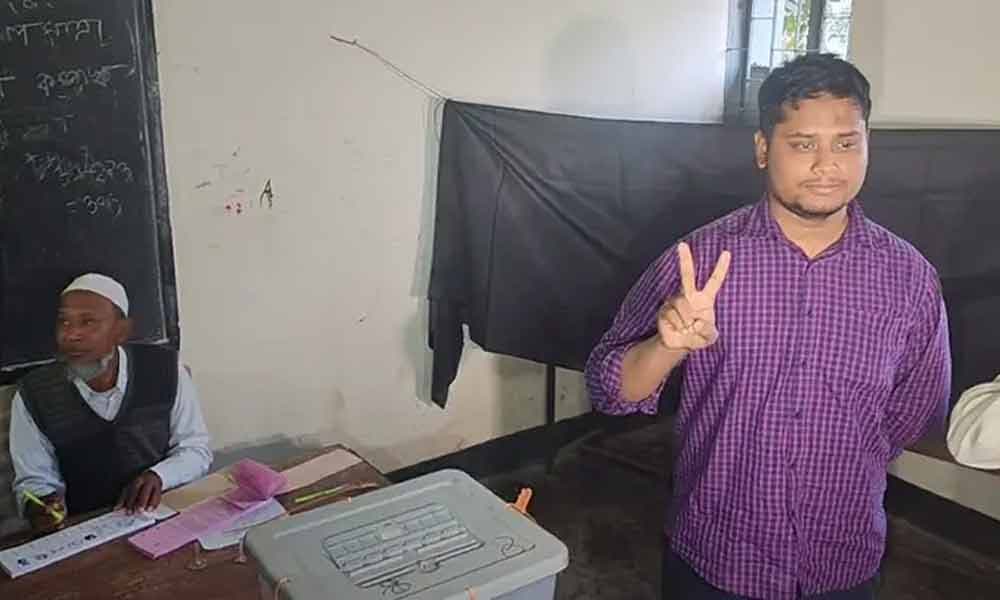 ভোট দিয়েছেন হাসনাত আবদুল্লাহ
