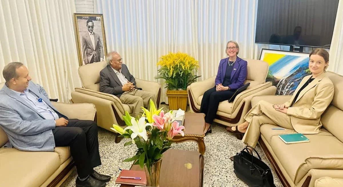 রুহুল কবির রিজভীর সঙ্গে ব্রিটিশ হাইকমিশনারের সৌজন্য সাক্ষাৎ