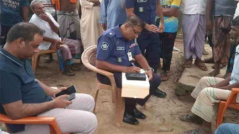 আশ্রয়ণ প্রকল্পের ঘরে আগুন লেগে একই পরিবারের ৬ জনের মৃত্যু