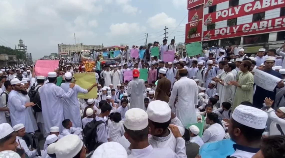 তিন ঘণ্টা পর টঙ্গীতে মহাসড়ক ছাড়লেন আন্দোলনরত শিক্ষার্থীরা