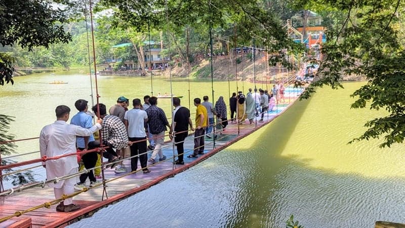 বান্দরবানের জমজমাট পর্যটন স্পটগুলোতে ভ্রমণপিপাসুদের ঢল