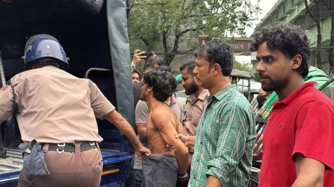 জগন্নাথের সামনে আটক সেই যুবকের দুই দিনের রিমান্ড