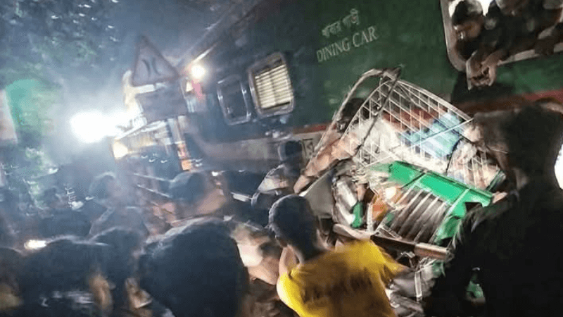 চট্টগ্রামে ট্রেনের ধাক্কায় শিশুসহ ৩ জন নিহত