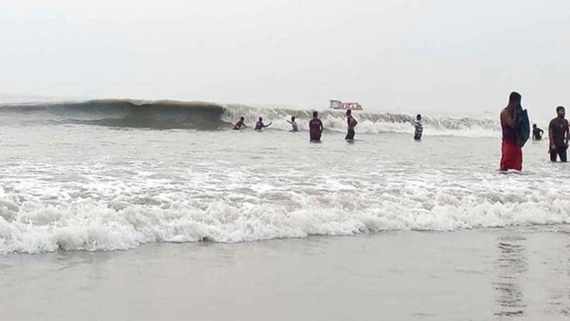 কুয়াকাটায় ভেসে এলো নিখোঁজ জেলের মরদেহ