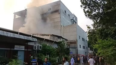 গাজীপুরে ইবনে সিনার ওষুধ কারখানায় আগুন