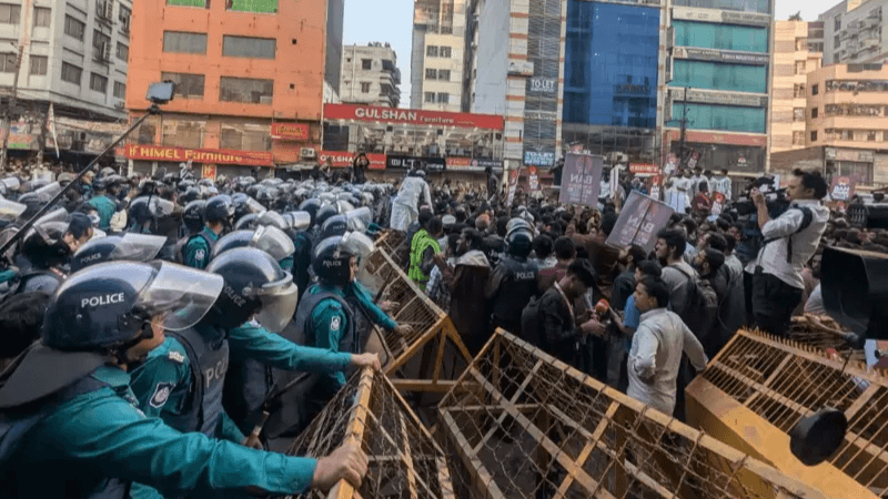 ‘মার্চ টু ইন্ডিয়ান হাইকমিশন’ কর্মসূচিতে পুলিশের বাধা