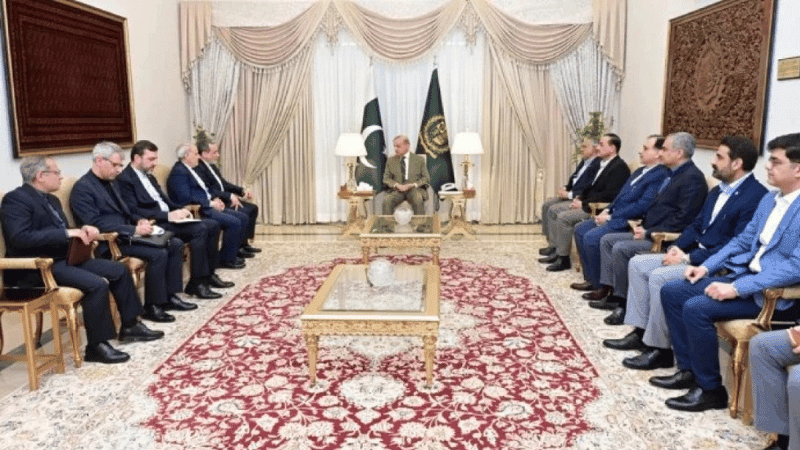 ইসলামাবাদে শাহবাজ শরিফ ও আব্বাস আরাঘচির বৈঠক