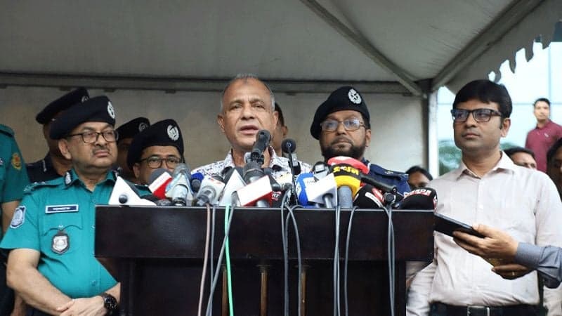 পুলিশের ওপর হামলার ঘটনা কিছুটা কমেছে: স্বরাষ্ট্র উপদেষ্টা