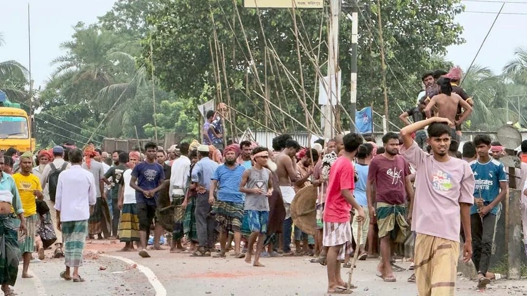 ভাঙ্গায় আধিপত্য বিস্তারকে কেন্দ্র করে সংঘর্ষ, পুলিশ-সাংবাদিকসহ আহত ৬০