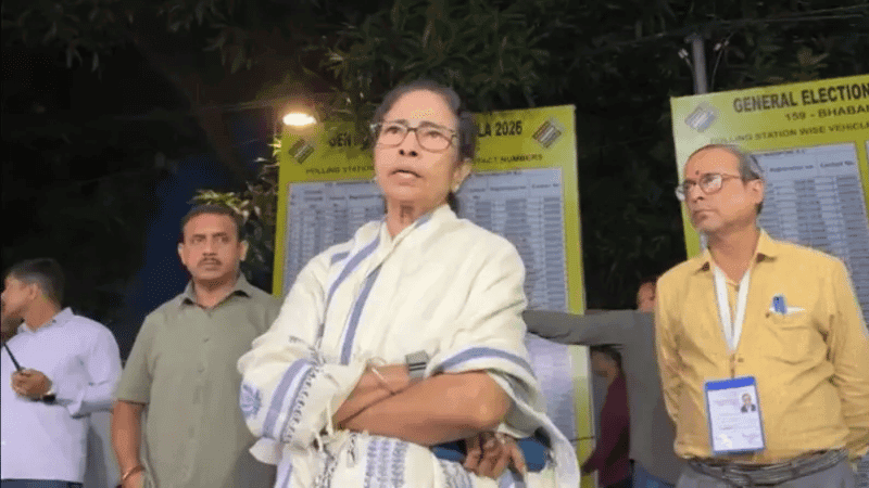 ভোট গণনাকে কেন্দ্র করে উত্তপ্ত পশ্চিমবঙ্গ, পাহারায় স্বয়ং মমতা