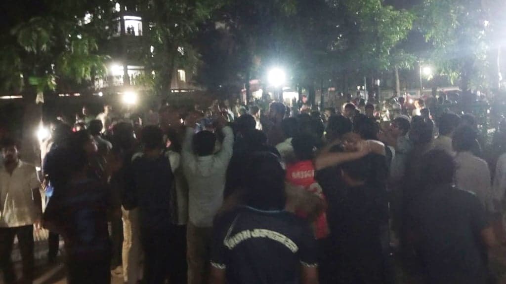 বিজয় একাত্তর হলে ‘গুপ্ত’দেয়াললিখনকে ঘিরে উত্তেজনা